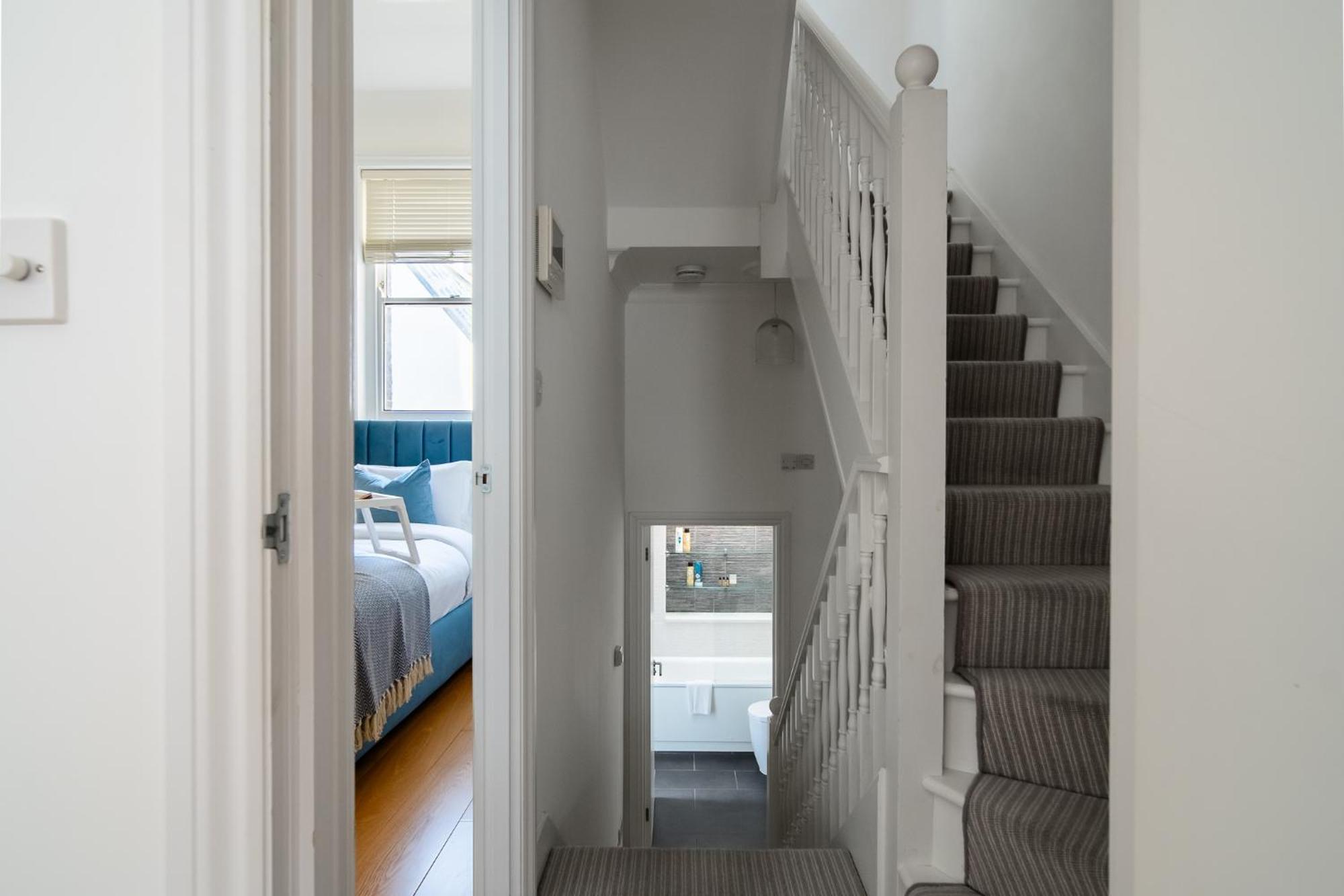 Semesterbostad 4br 2ba House By Livestay Short Lets & Serviced Near Oxford Circus With 2 Private Patios *