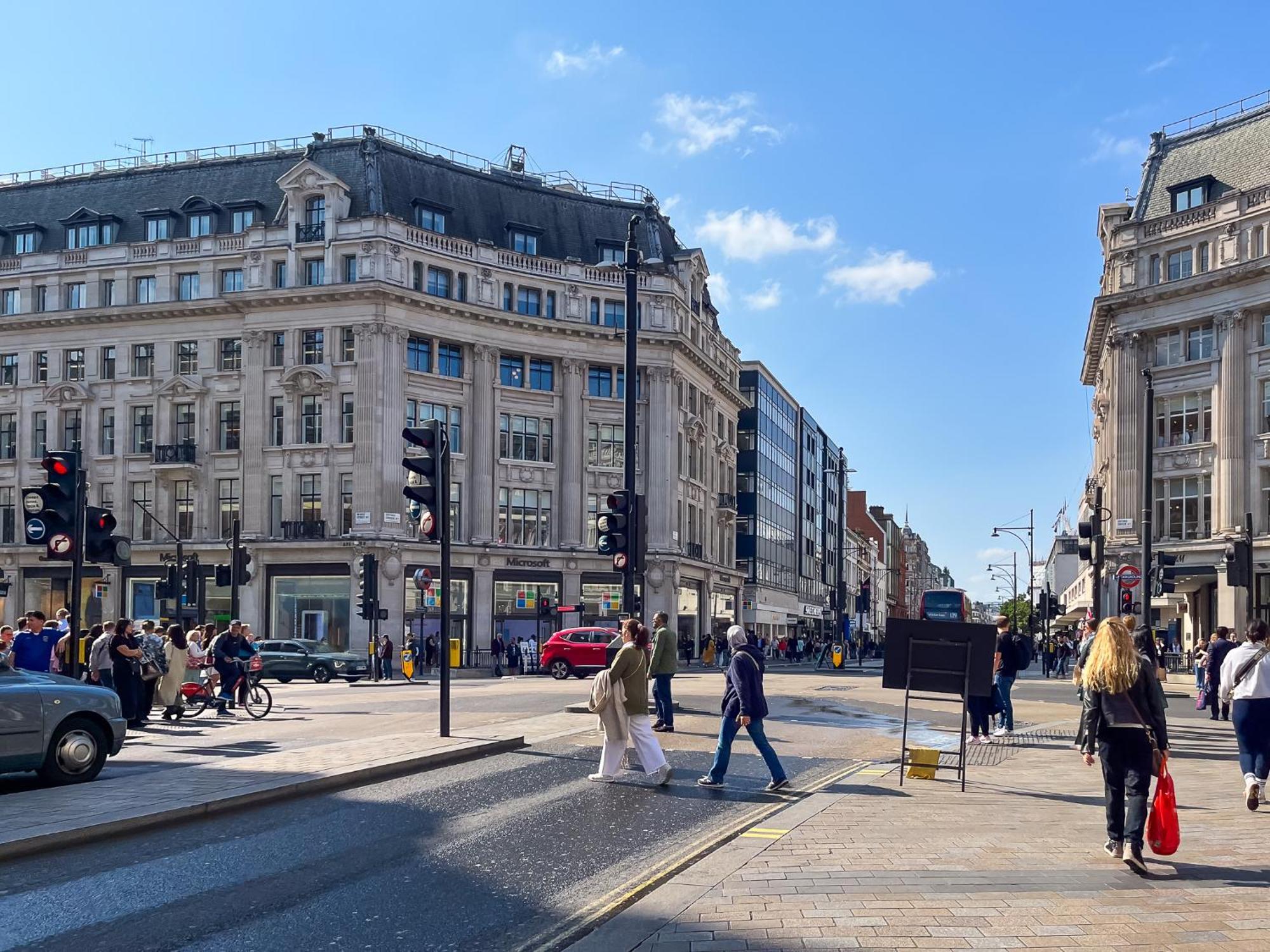 4br 2ba House By Livestay Short Lets & Serviced Near Oxford Circus With 2 Private Patios Semesterbostad