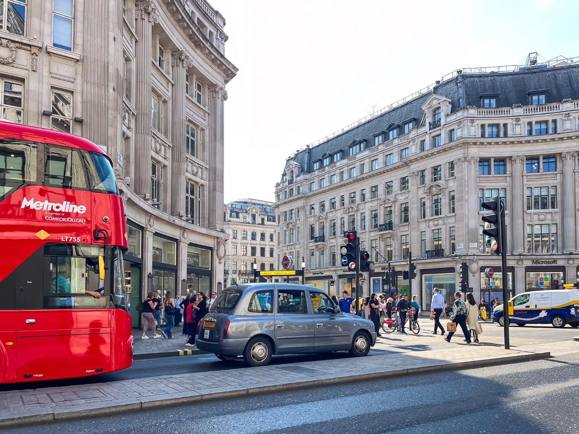 4br 2ba House By Livestay Short Lets & Serviced Near Oxford Circus With 2 Private Patios Semesterbostad