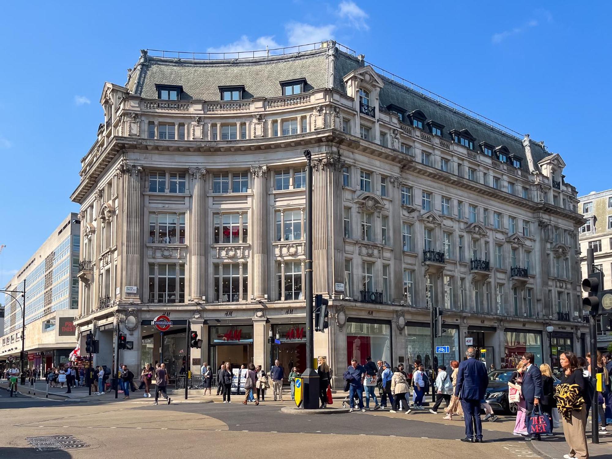 Semesterbostad 4br 2ba House By Livestay Short Lets & Serviced Near Oxford Circus With 2 Private Patios London