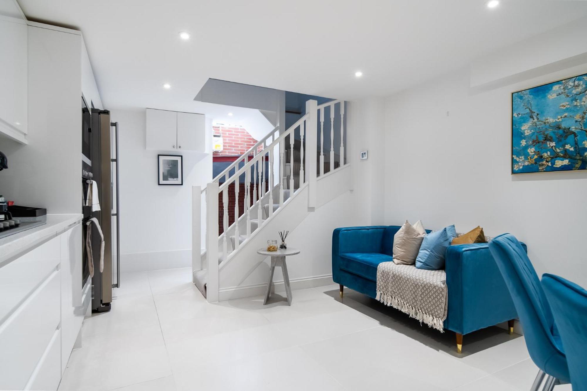 4br 2ba House By Livestay Short Lets & Serviced Near Oxford Circus With 2 Private Patios Semesterbostad London