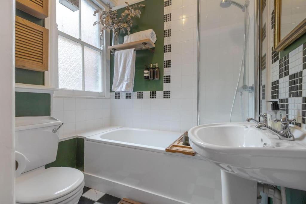 Apartment Upscale 2 Bedroom Clapham Common