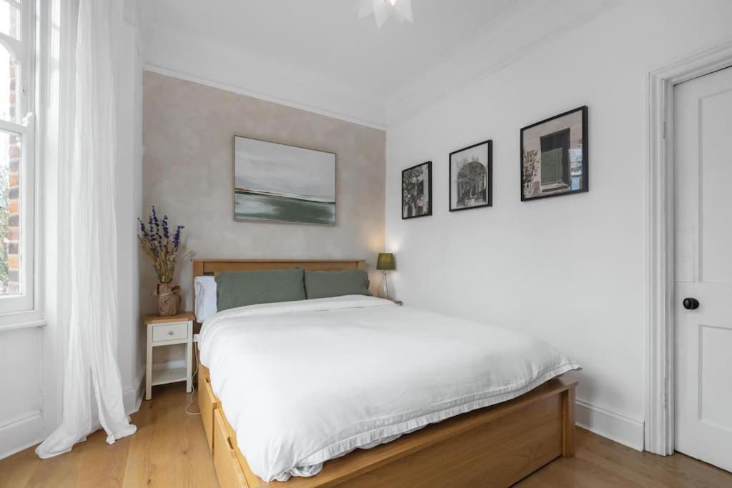 Apartment Upscale 2 Bedroom Clapham Common London