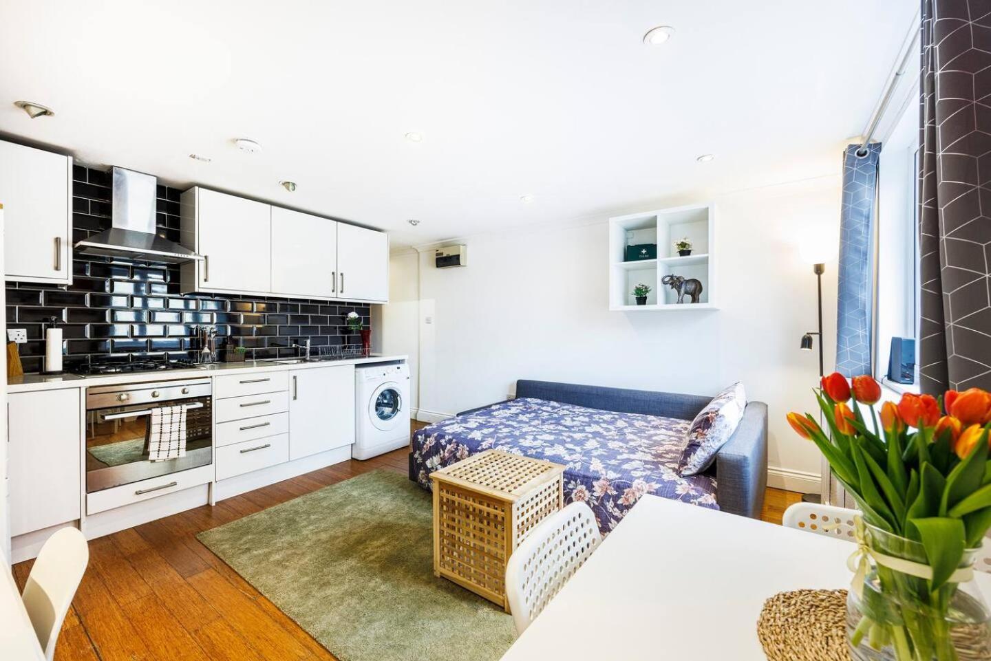 1 Bedroom Comfortable Flat In Kensington Apartment London