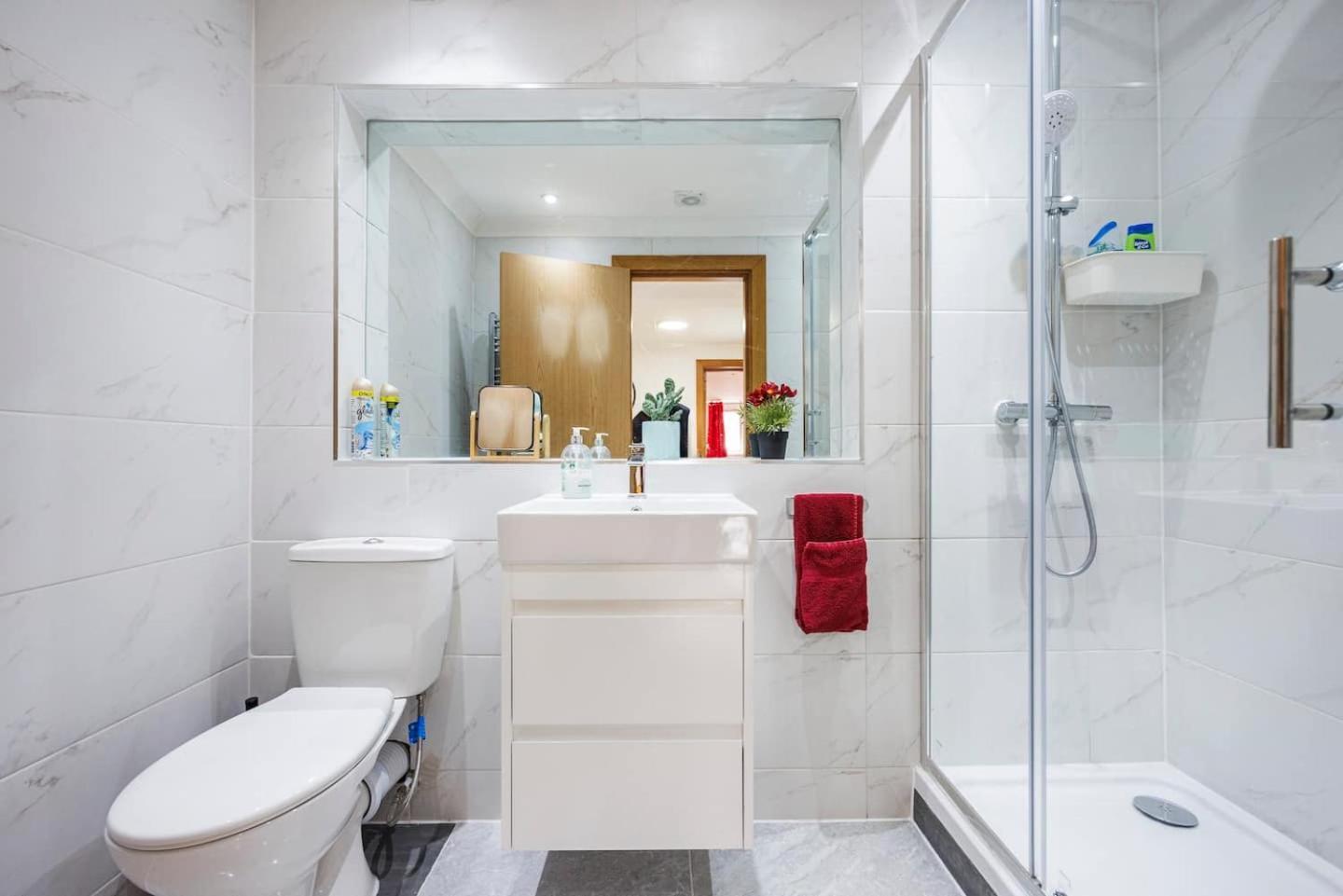 Apartment 2 Bedroom Charming & Magnificent Flat