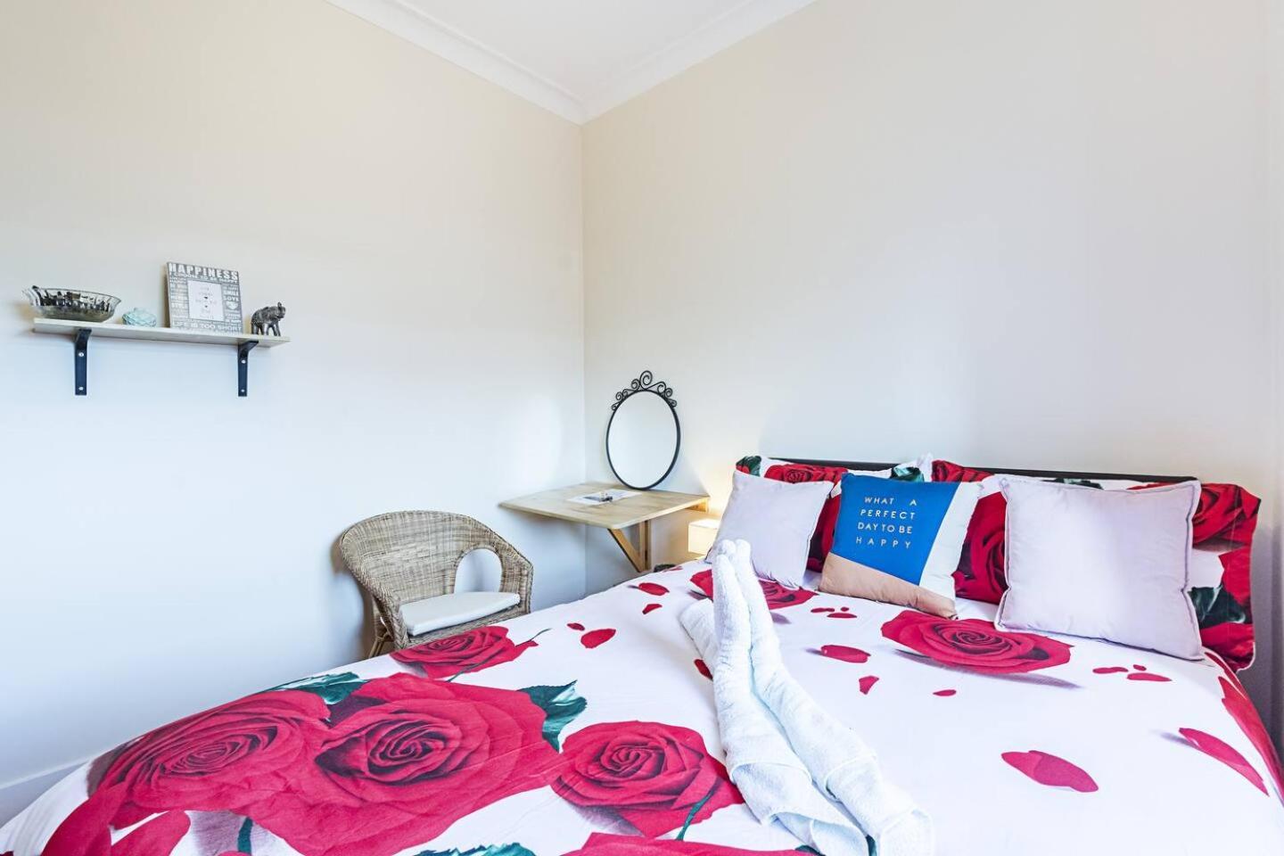 Private Homely Bedroom In Kensington R1 Lejlighed London