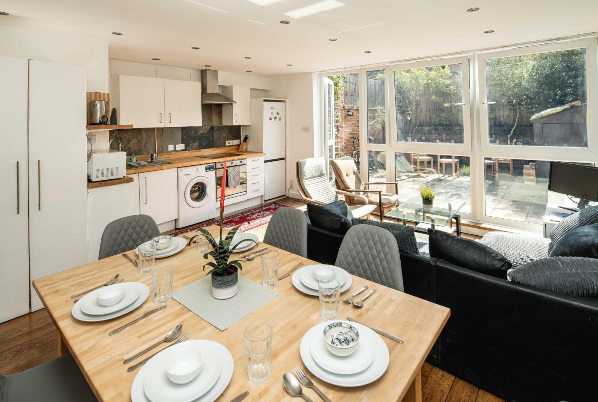 Hoxton Homestay