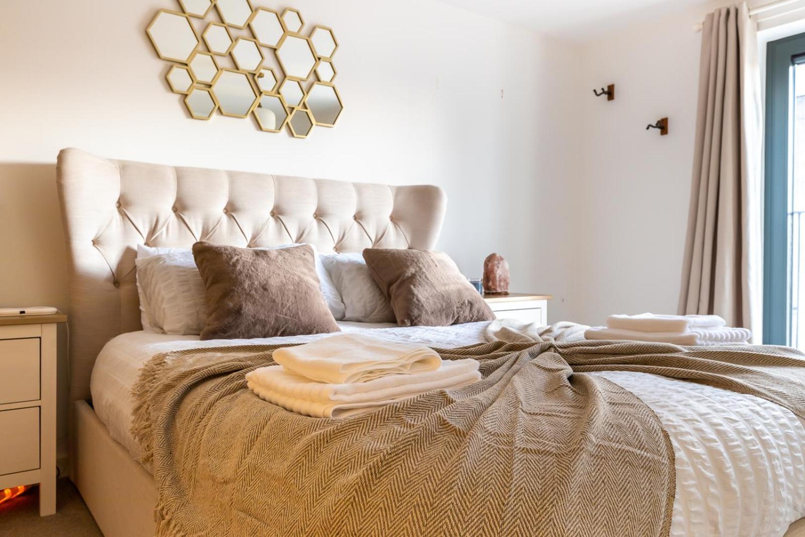 Modern 2bd Flat Near Victoria Apartment London