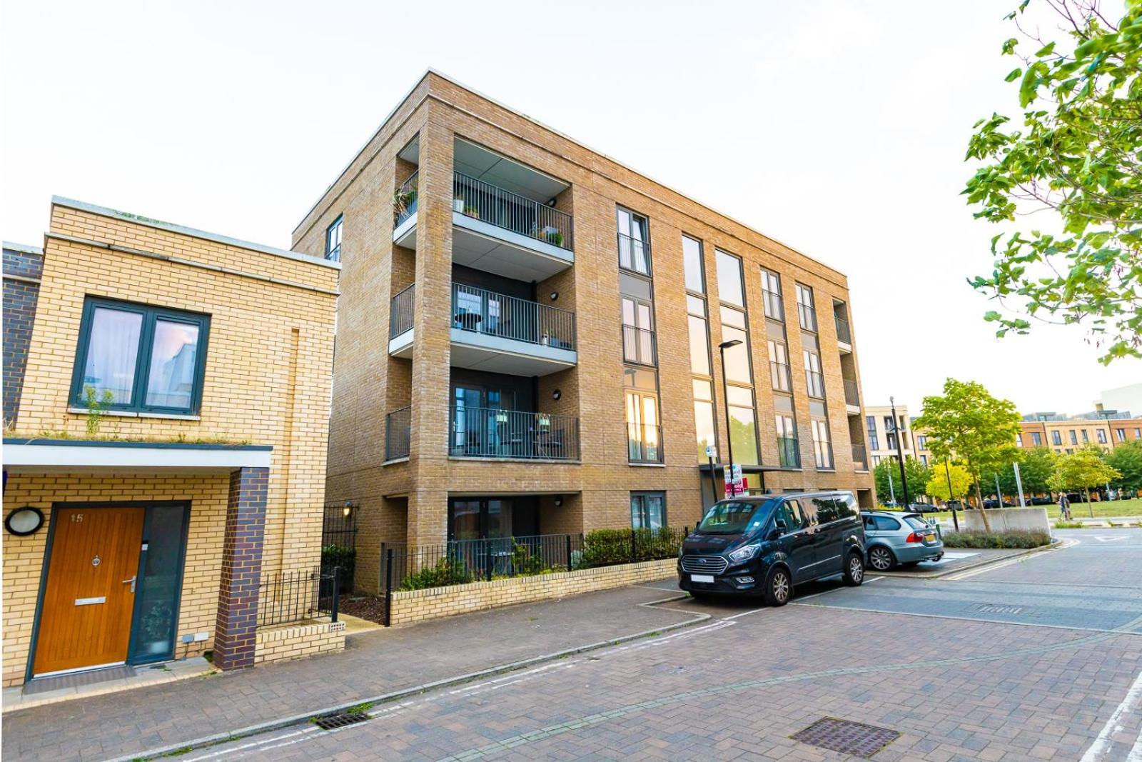Apartment Modern 2bd Flat Near Victoria *