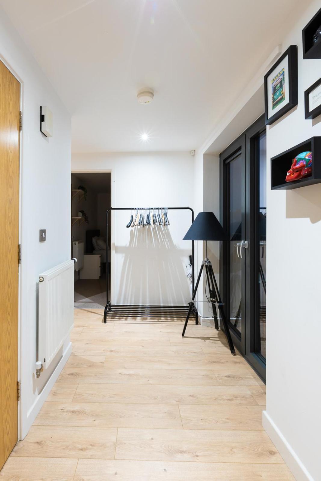 Apartment Modern 2bd Flat Near Victoria