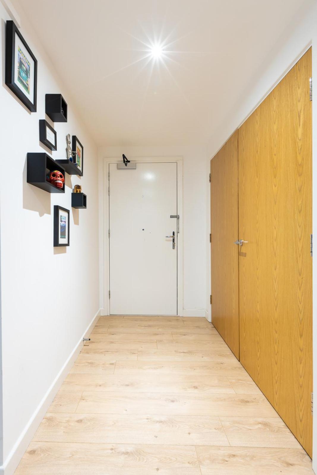 Modern 2bd Flat Near Victoria Appartement Londen