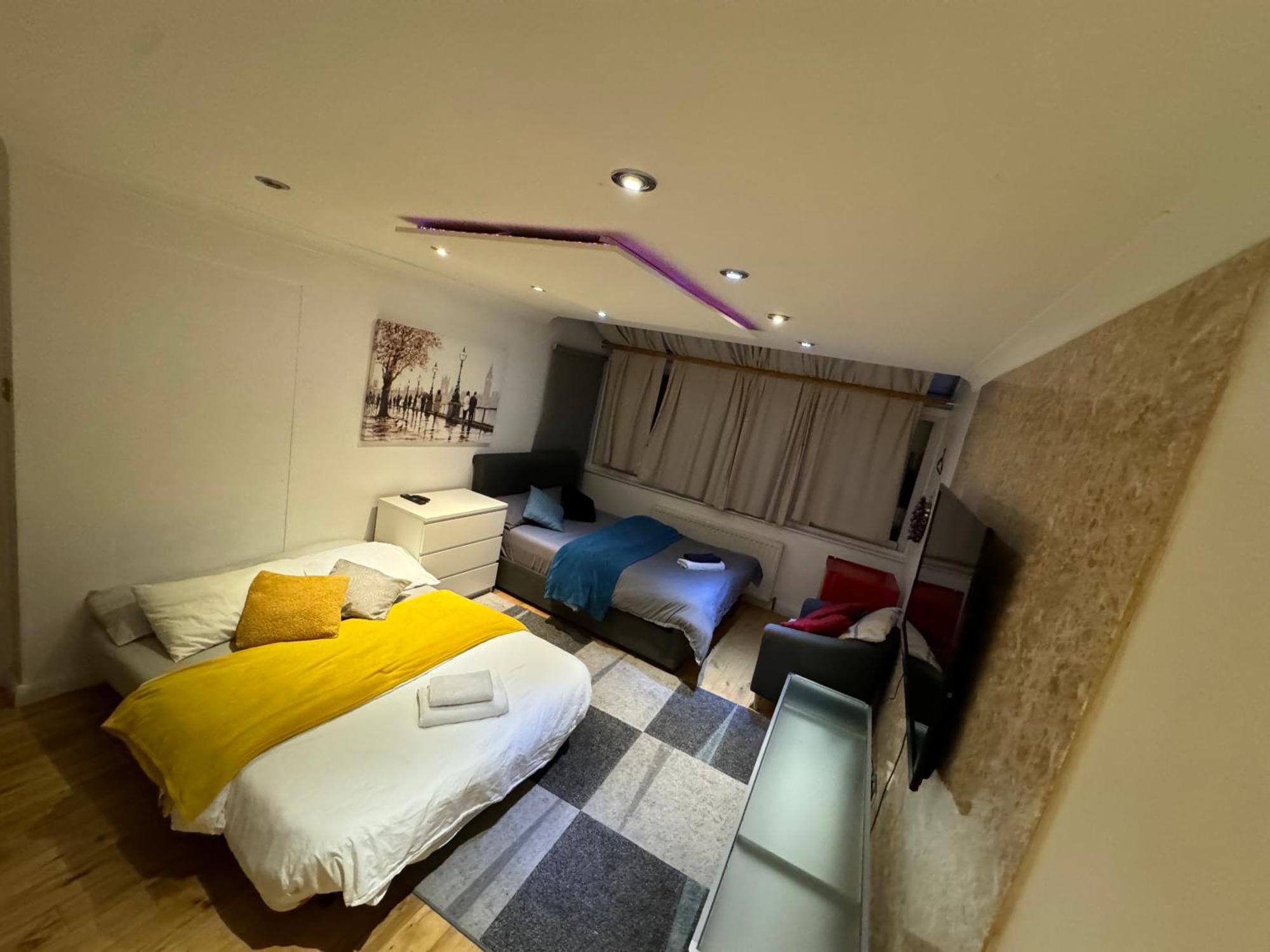 Gasthof Cozy Rooms Near Central London