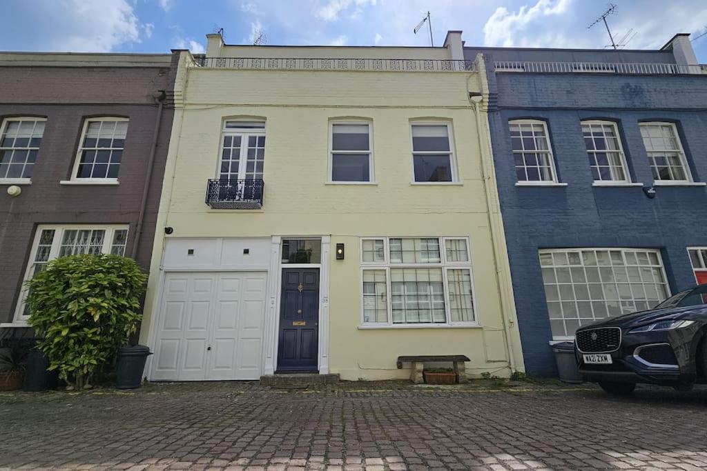 Prime Location Prince's Gate Mews 4bd 3 Bath Holiday home London