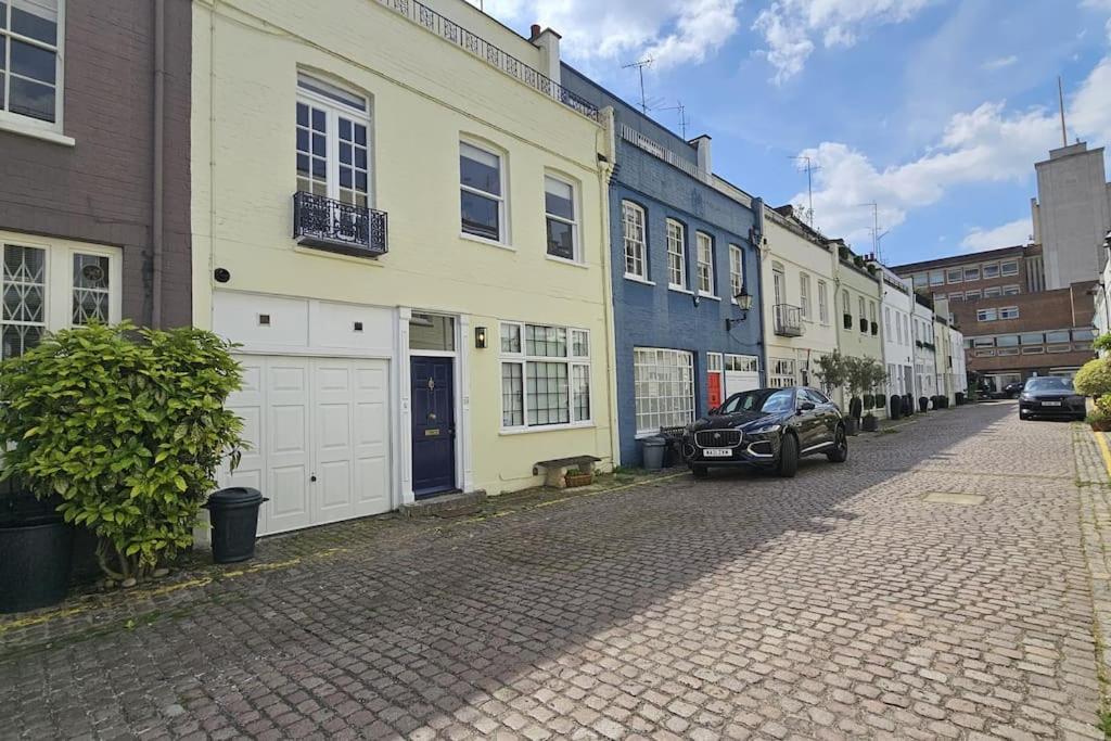 Prime Location Prince's Gate Mews 4bd 3 Bath * Londres