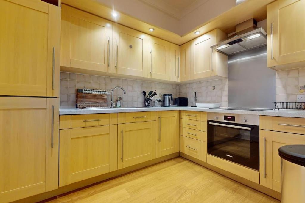 Prime Location Prince's Gate Mews 4bd 3 Bath Holiday home