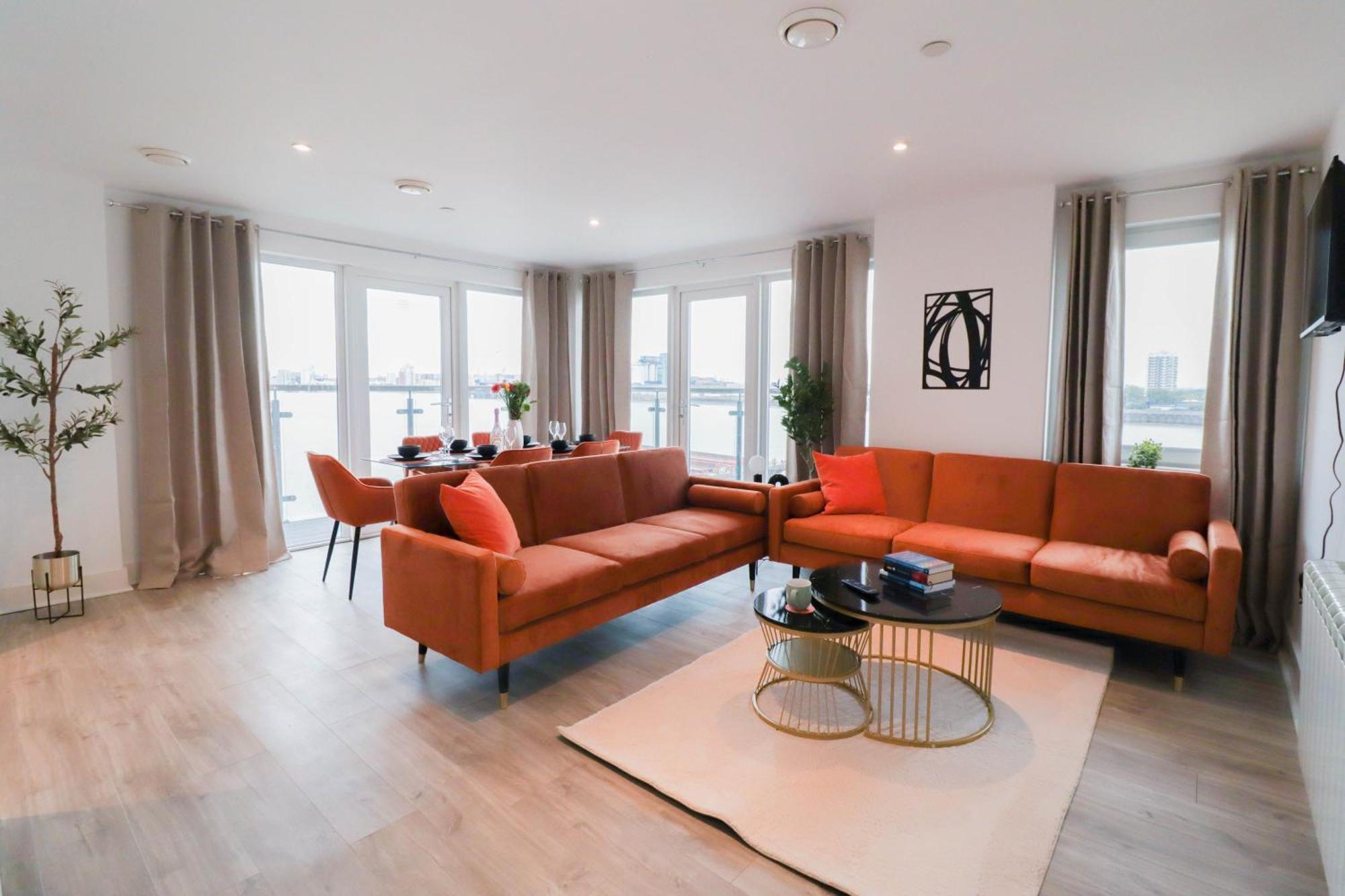 Serene 2-bedroom By The River Lägenhet London