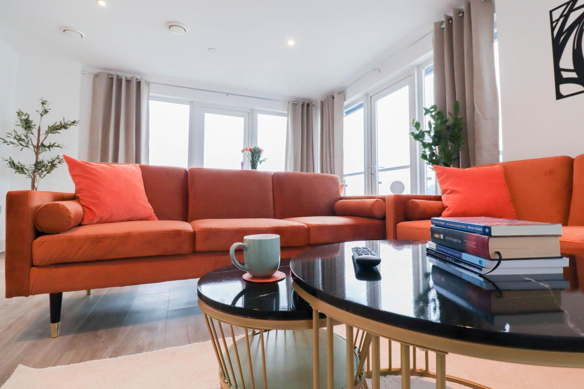 Serene 2-bedroom By The River Lägenhet *