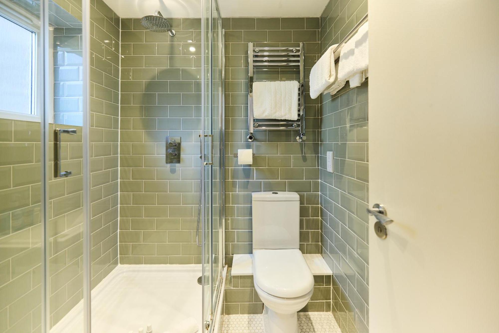 The Brunswick Retreat - Warm 3bdr Flat With Balcony Lägenhet *