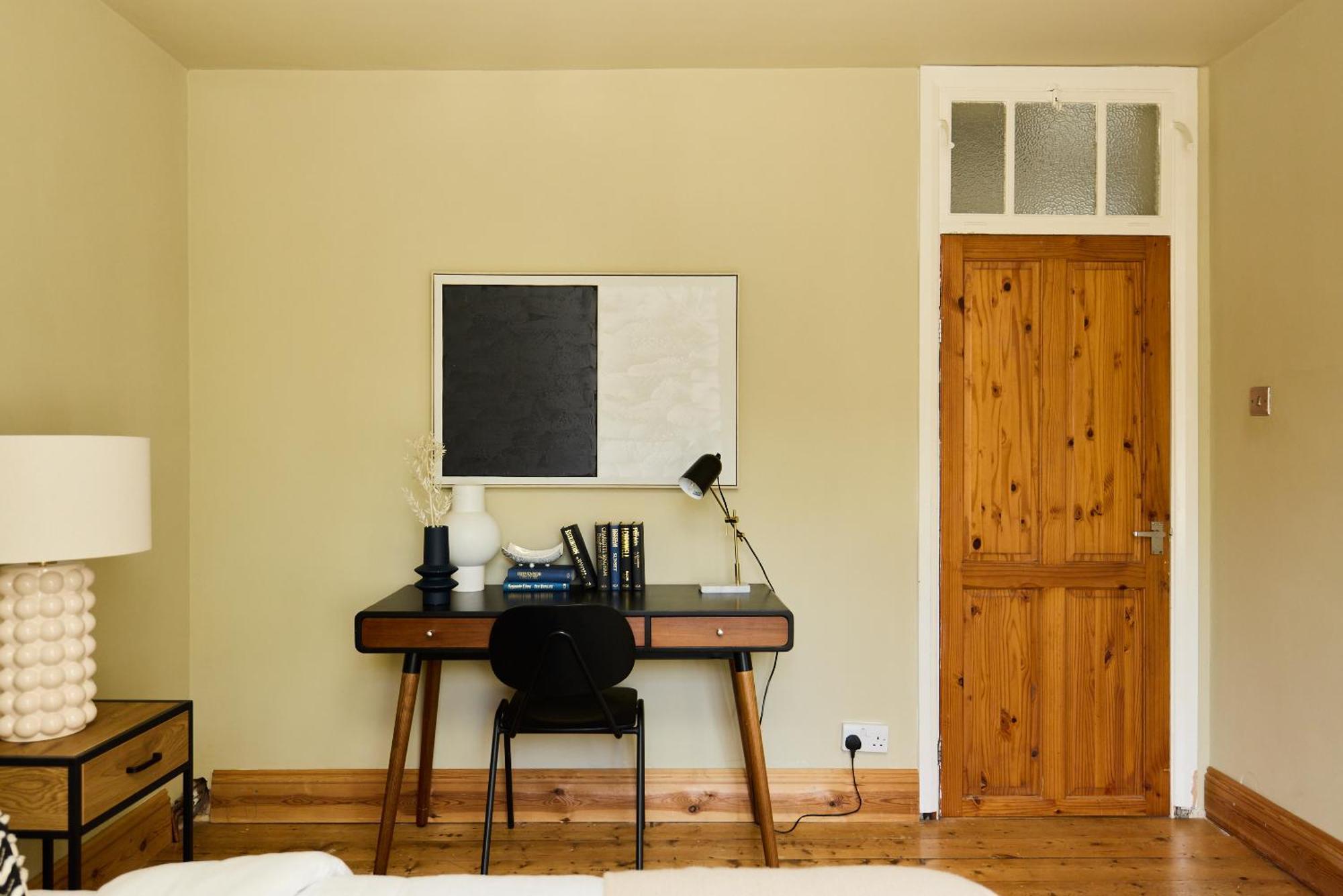The Holloway Place - Modern 1bdr Flat With Balcony
