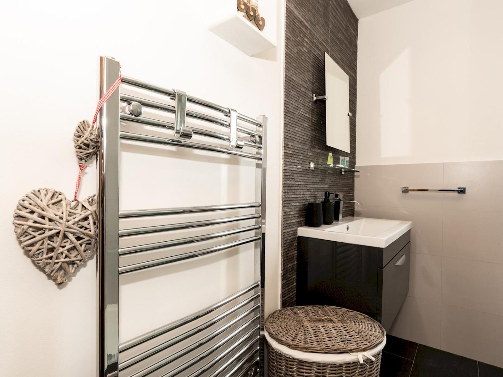 Feriehus Spacious 4-bed House Direct Link To Pass The Keys