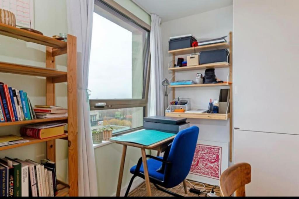 Lejlighed Large One Bedroom With Balcony London