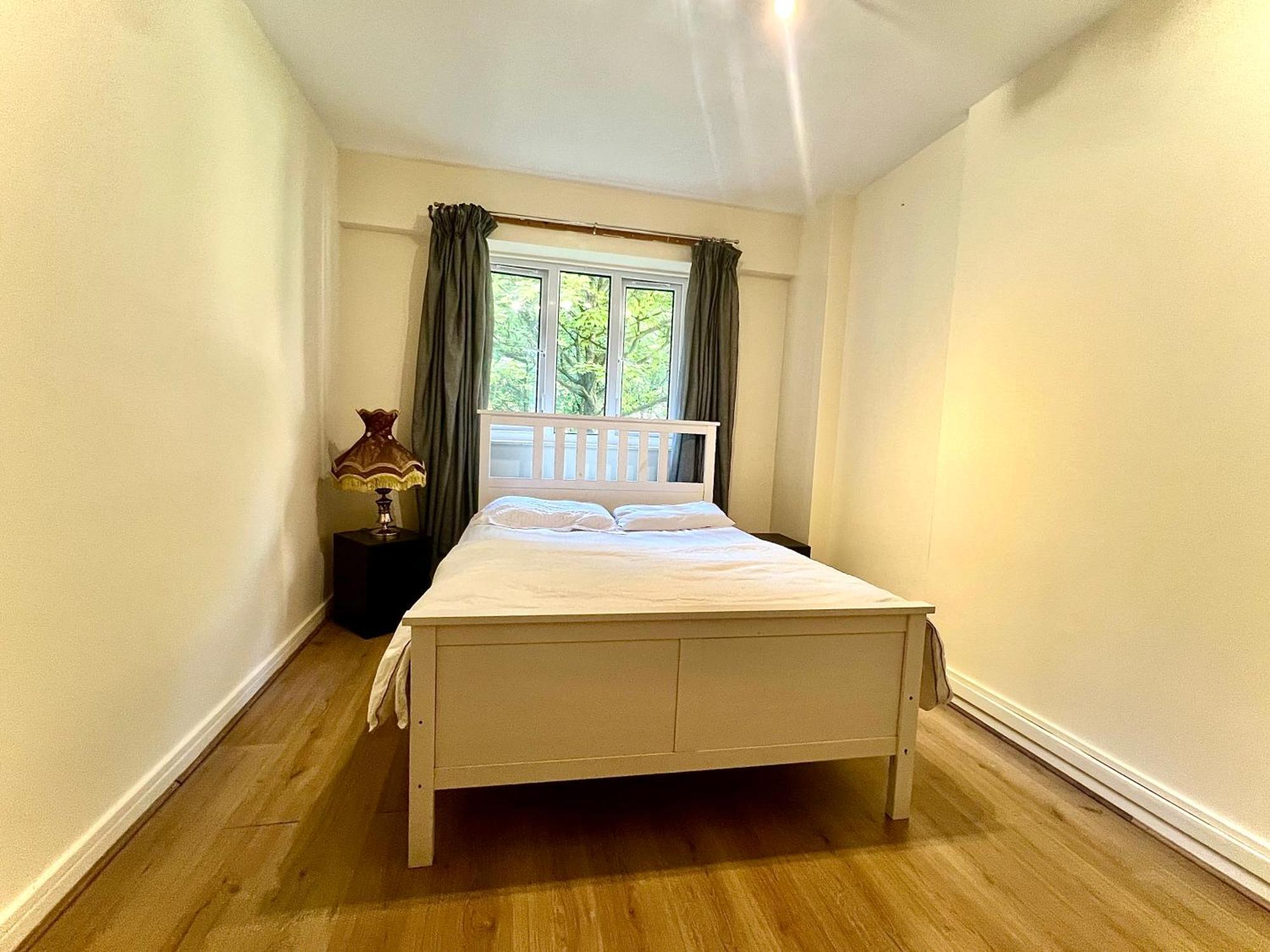 3 Bedroom Apartment, Prime W2 *
