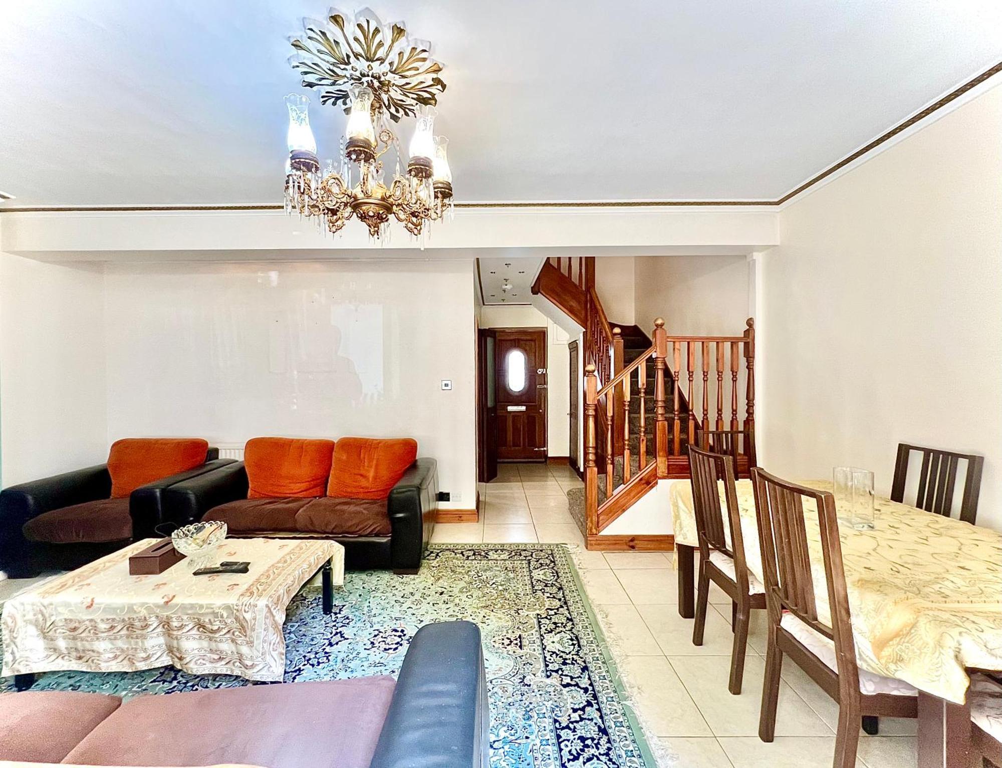Appartement 3 Bedroom Apartment, Prime W2 *