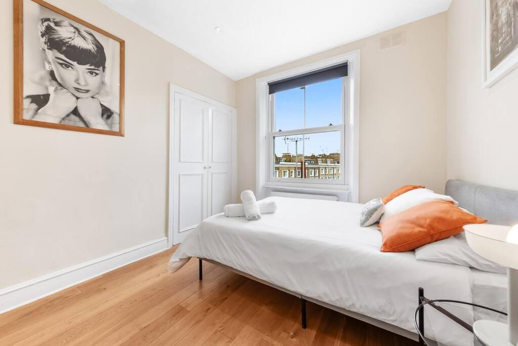 Appartamento Spacious Sleep 11 With Terrace In Earls Court Ec99 Londra