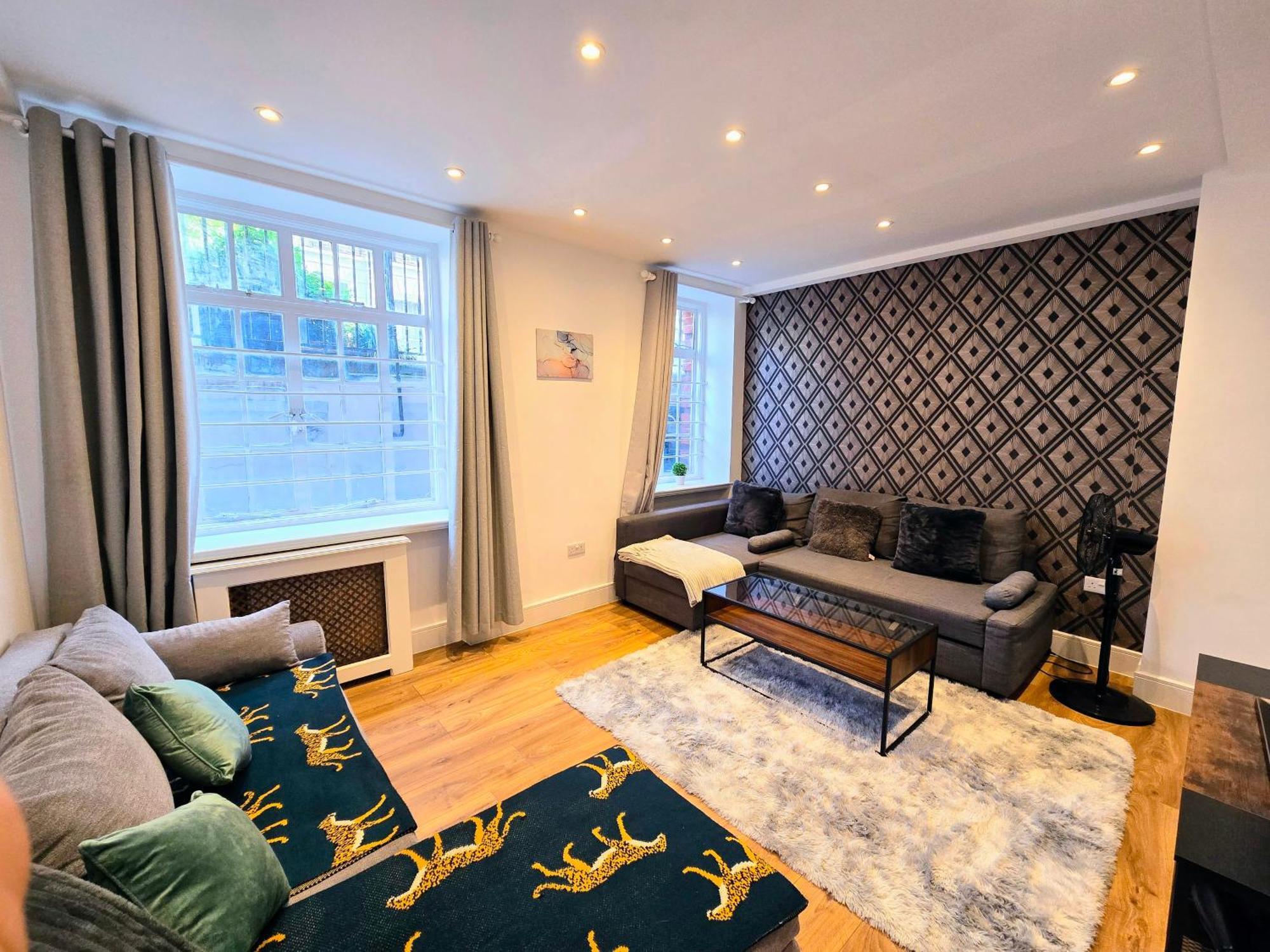 Cozy Step Away Hyde Park And Oxford Street Apartment *