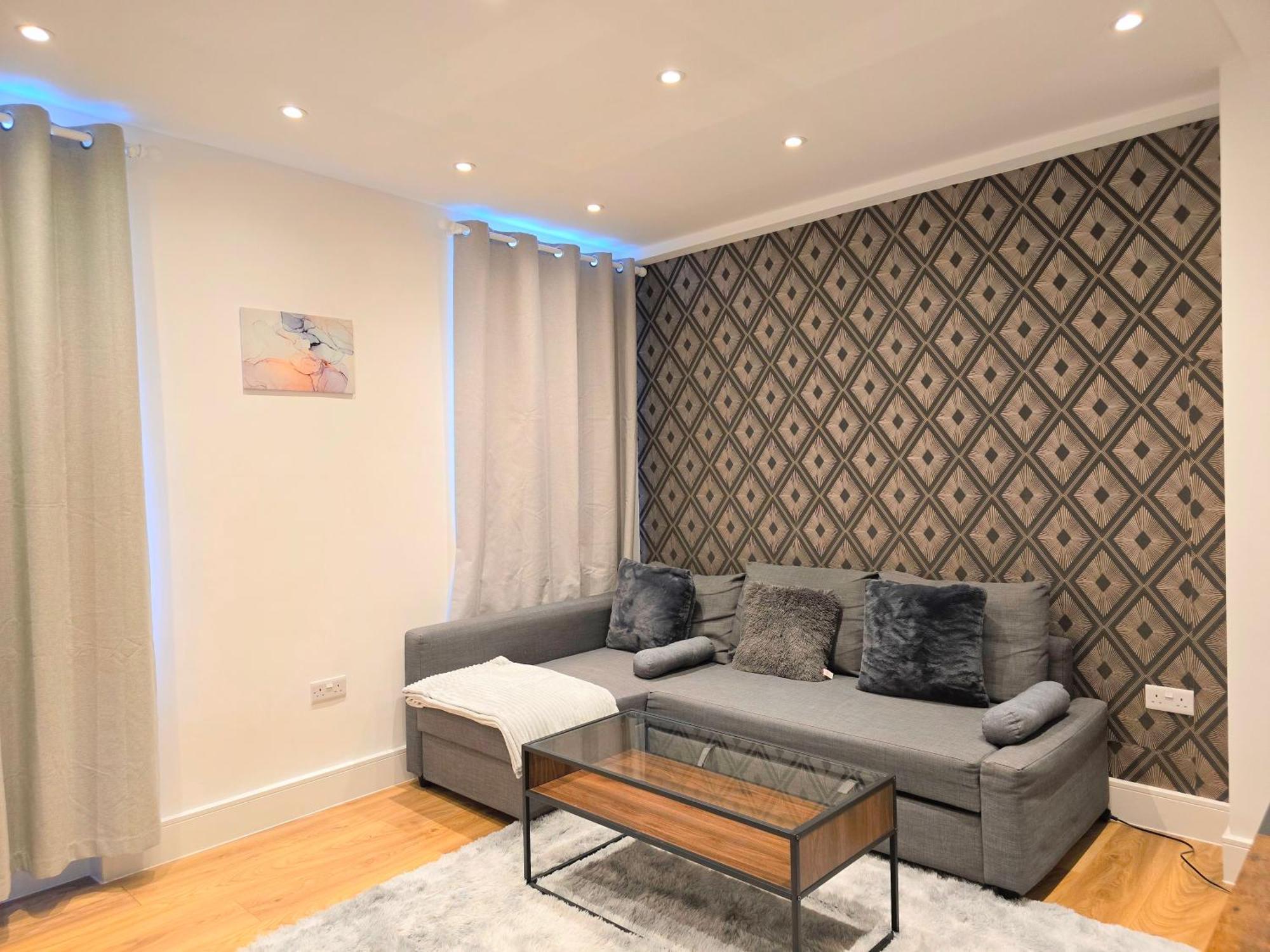 Cozy Step Away Hyde Park And Oxford Street Apartment *
