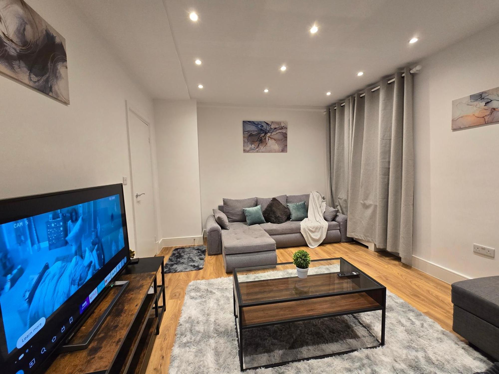 Cozy Step Away Hyde Park And Oxford Street Apartment London