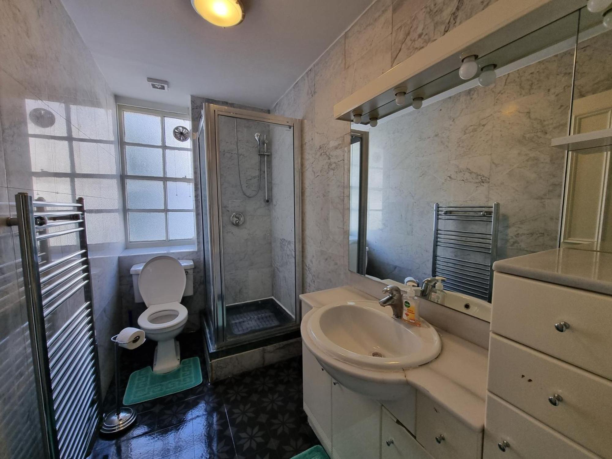 Appartement Budget Spacious Flat Fits 5 People In W2 *