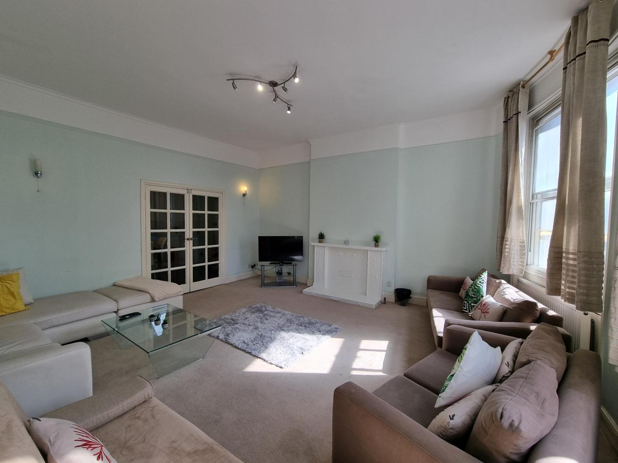 Budget Spacious Flat Fits 5 People In W2 Appartement Londres
