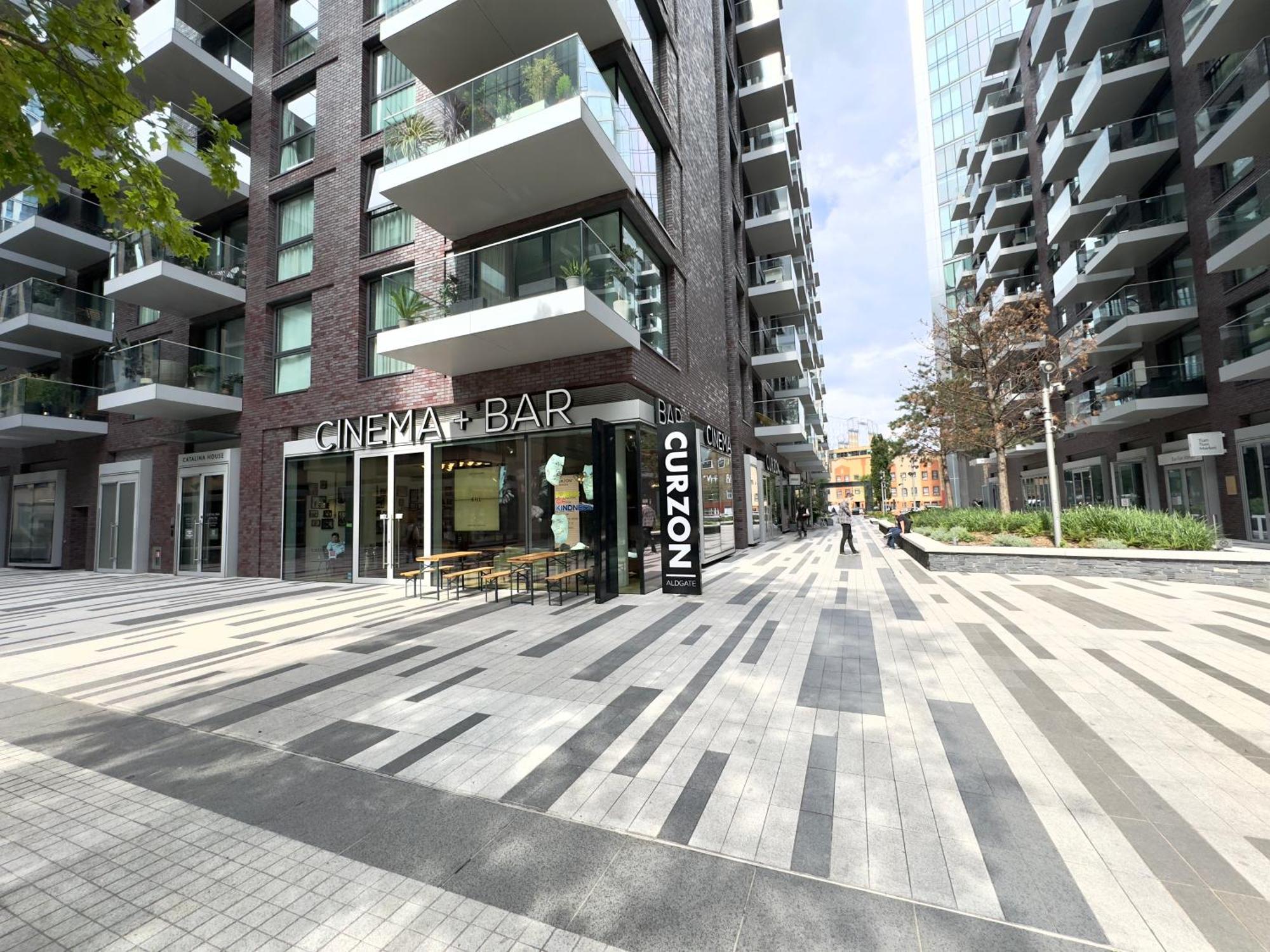 Modern Close To Tower Bridge, Sky Garden, Train And Much * Londen