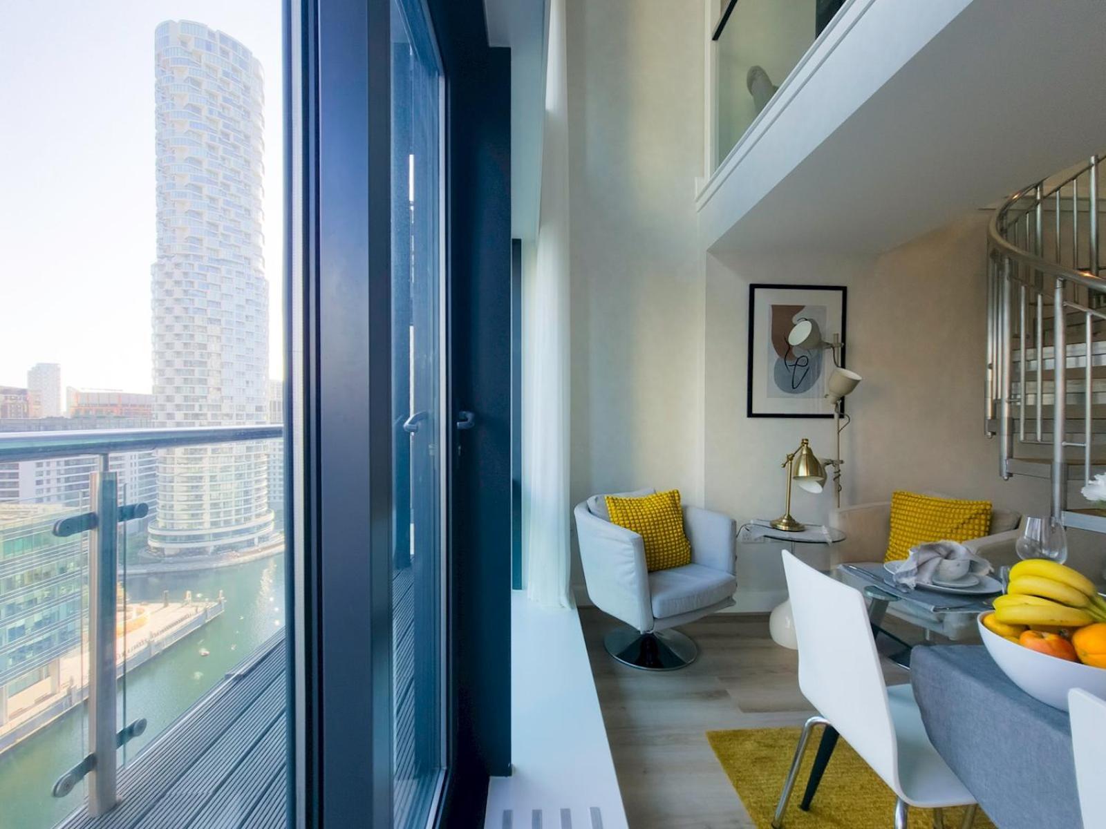 Penthouse With Stunning Canary Wharf Views Ptk London