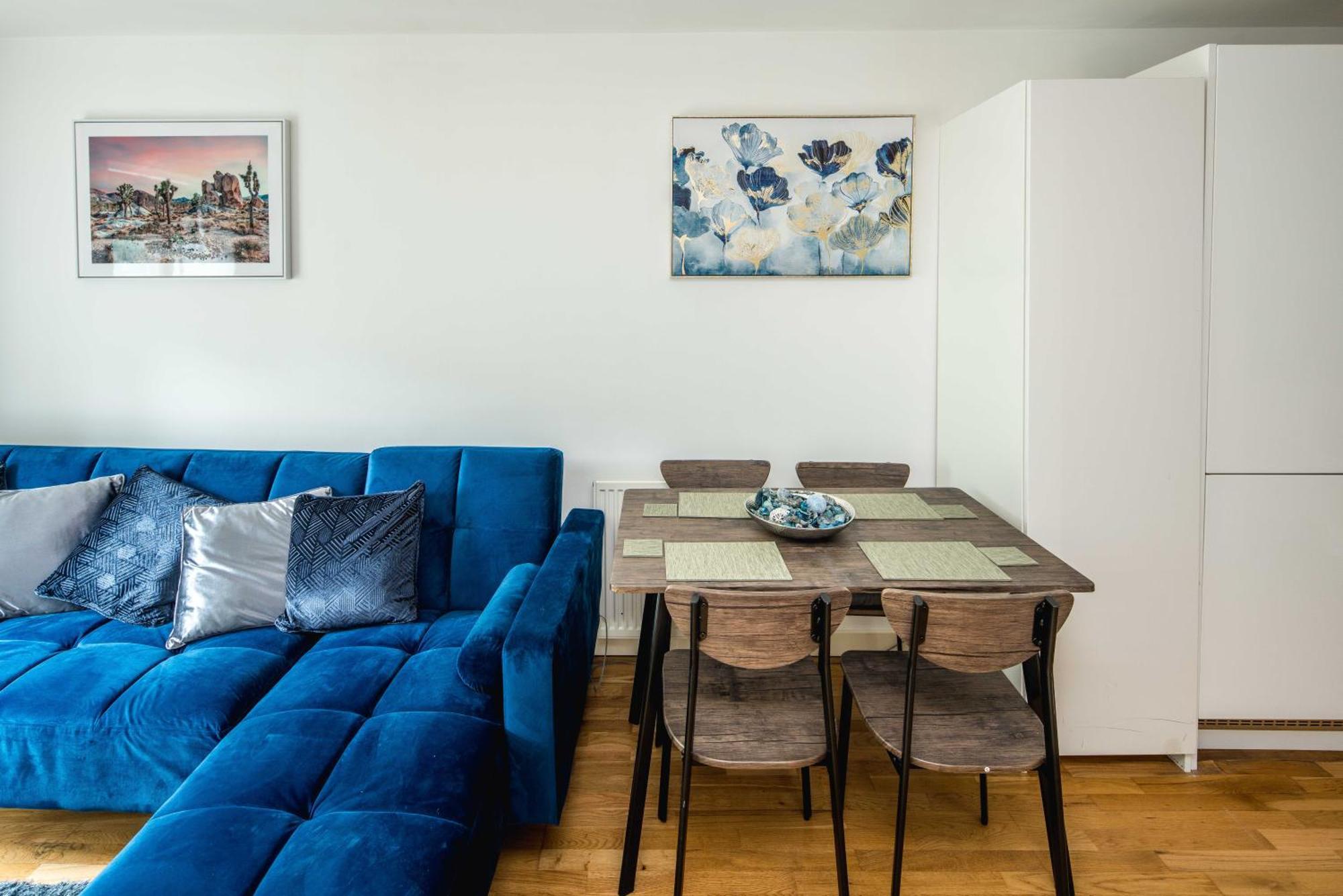 One Bedroom Near With Private Balcony Lägenhet *
