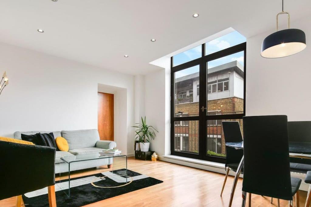 Spacious Modern Flat In The Heart Of Shoreditch Apartment London