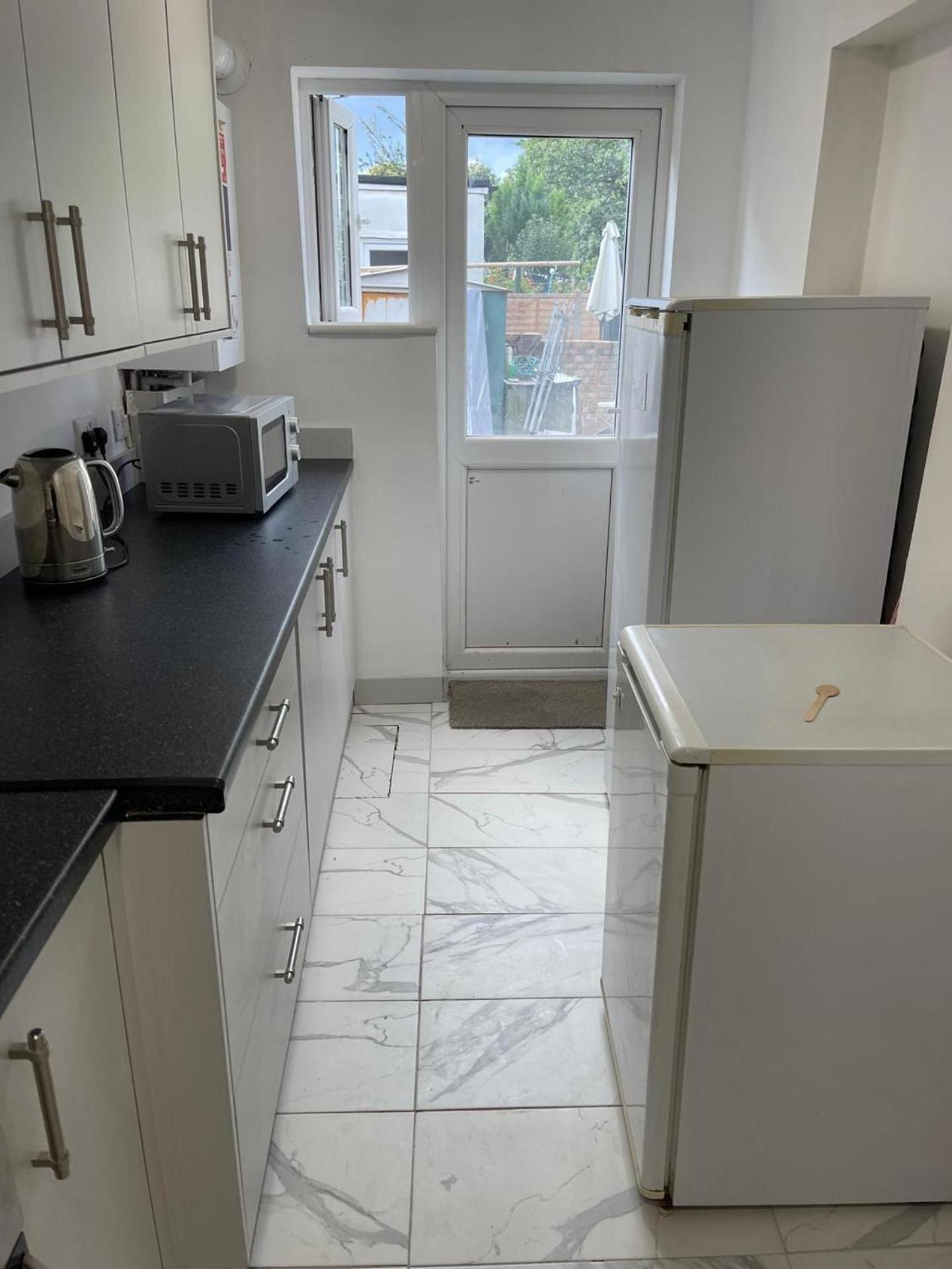 4 Beds Sleeps 15 Near Lcy Airport & Excel London Ferienhaus