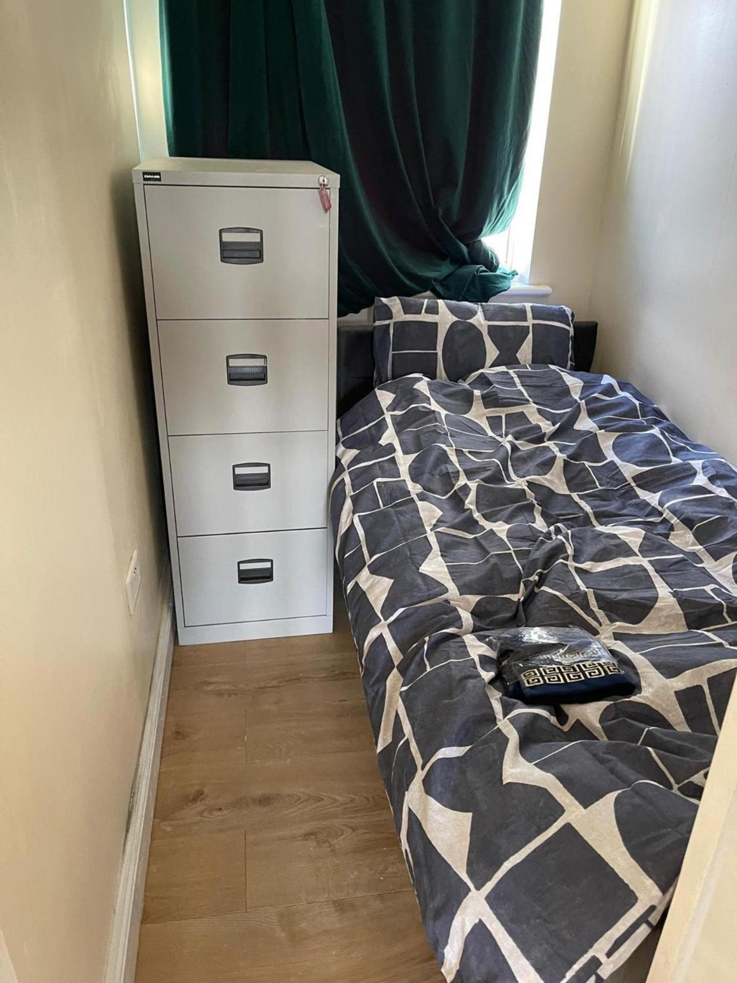 4 Beds Sleeps 15 Near Lcy Airport & Excel London Ferienhaus