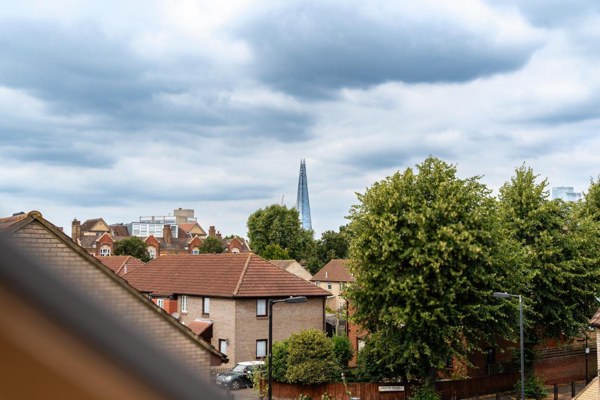 Shard View 3 Bed Entire Semesterbostad *