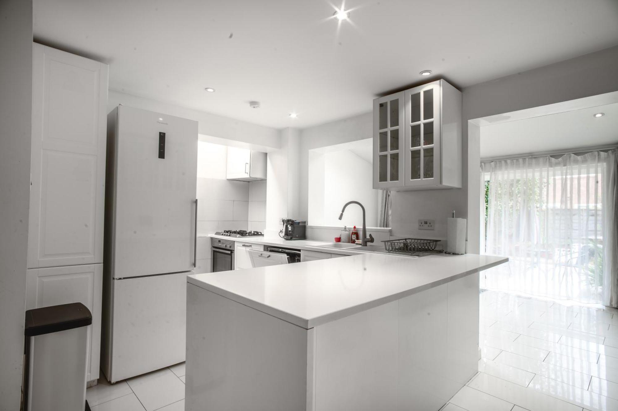 Shard View 3 Bed Entire Semesterbostad London
