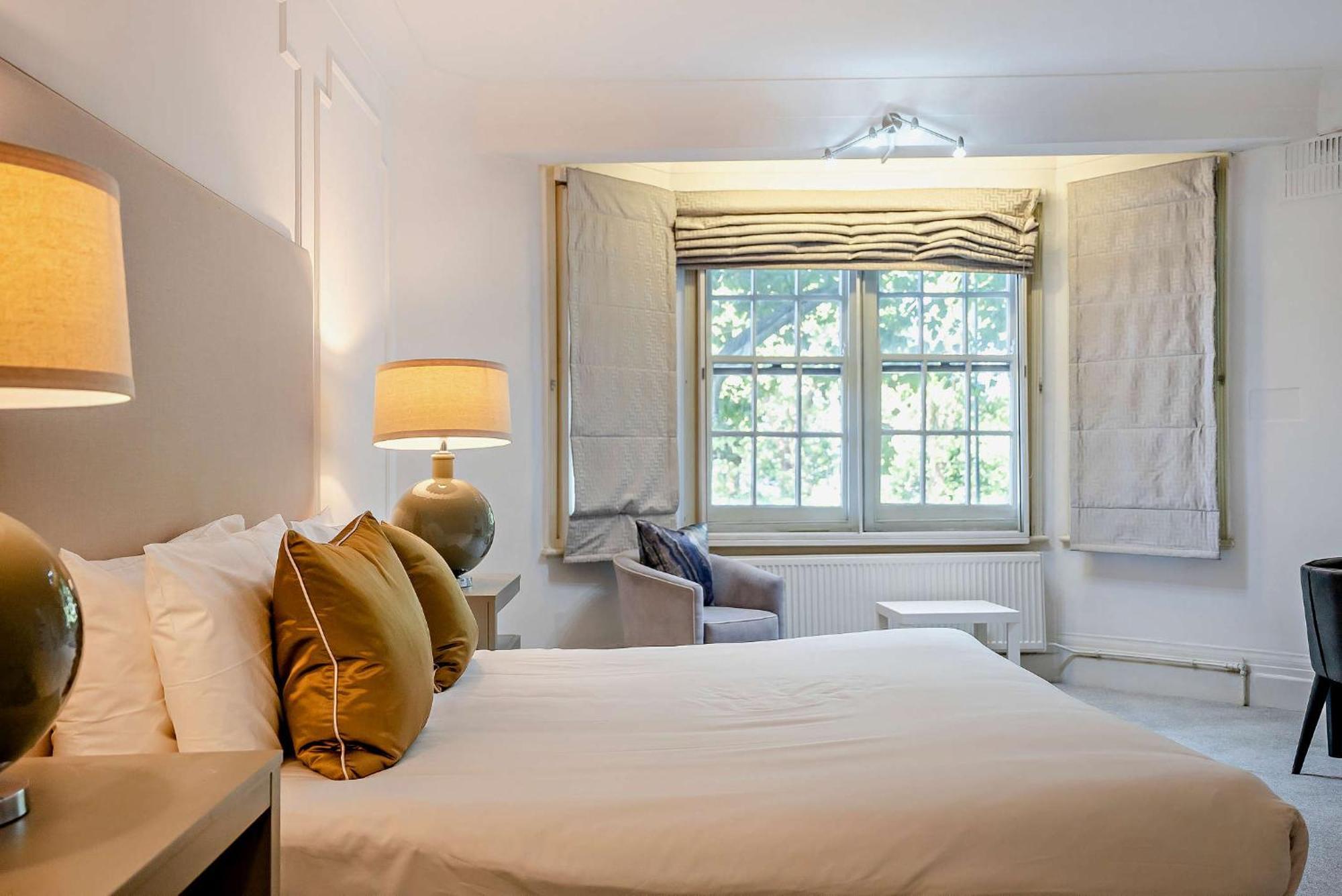 Strathmore Court Apartment London