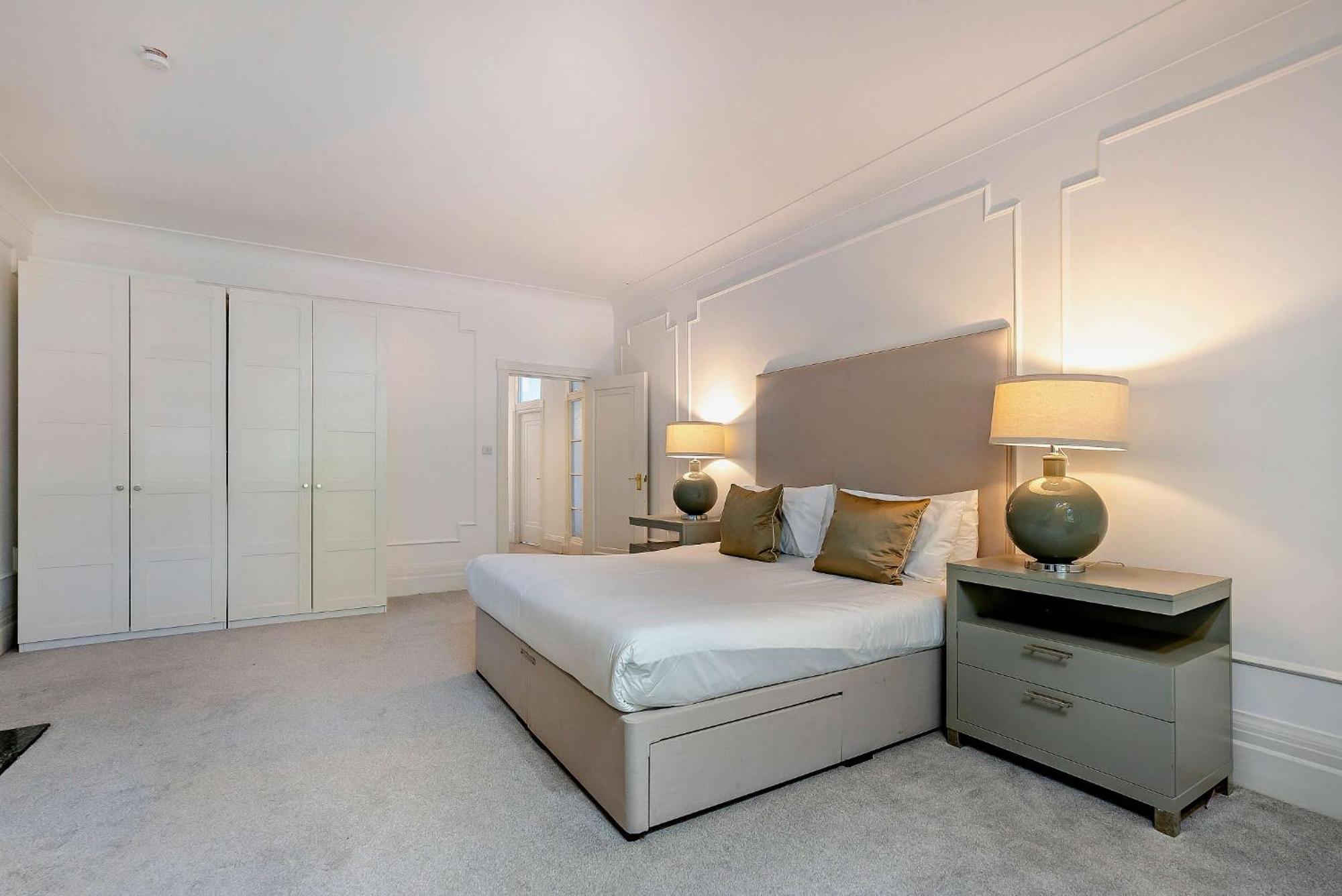 Strathmore Court London
