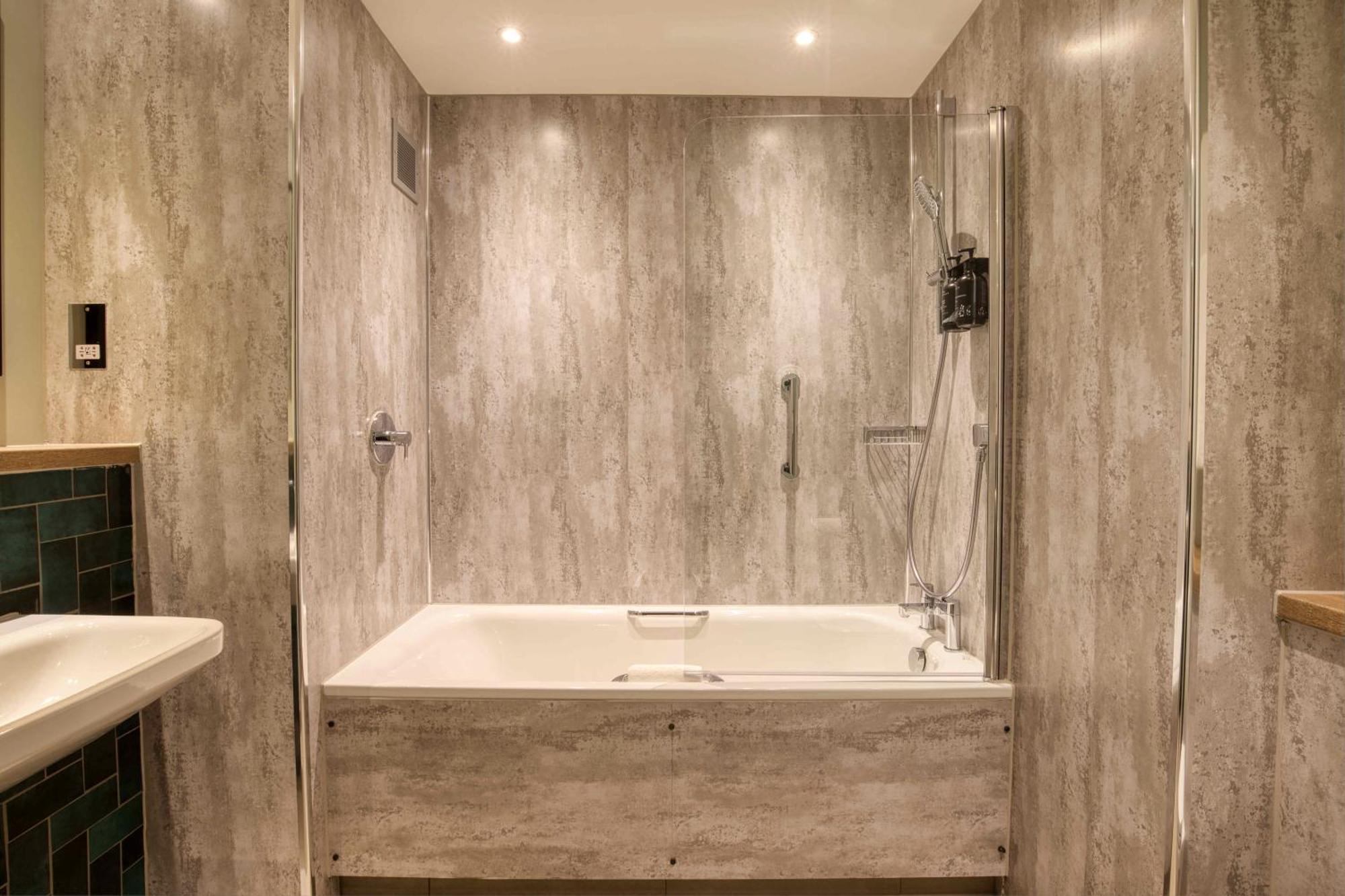 Royal National Hotell 3*