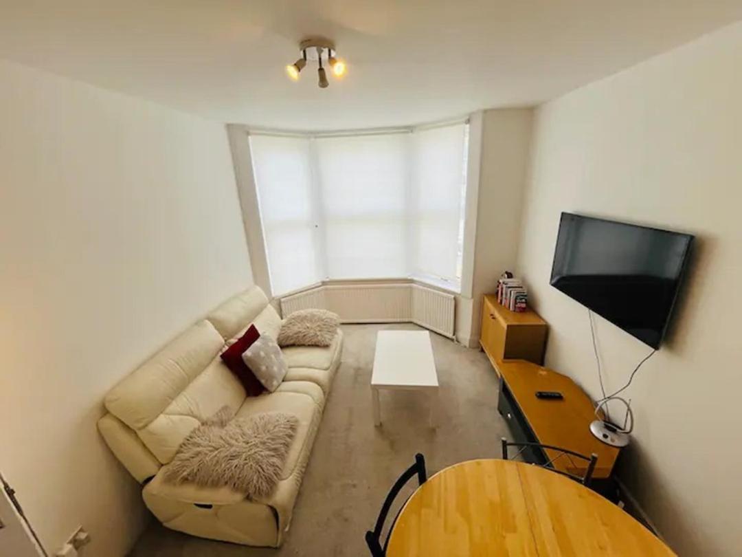 Spacious 3 Bed Flat In Greenwich * London