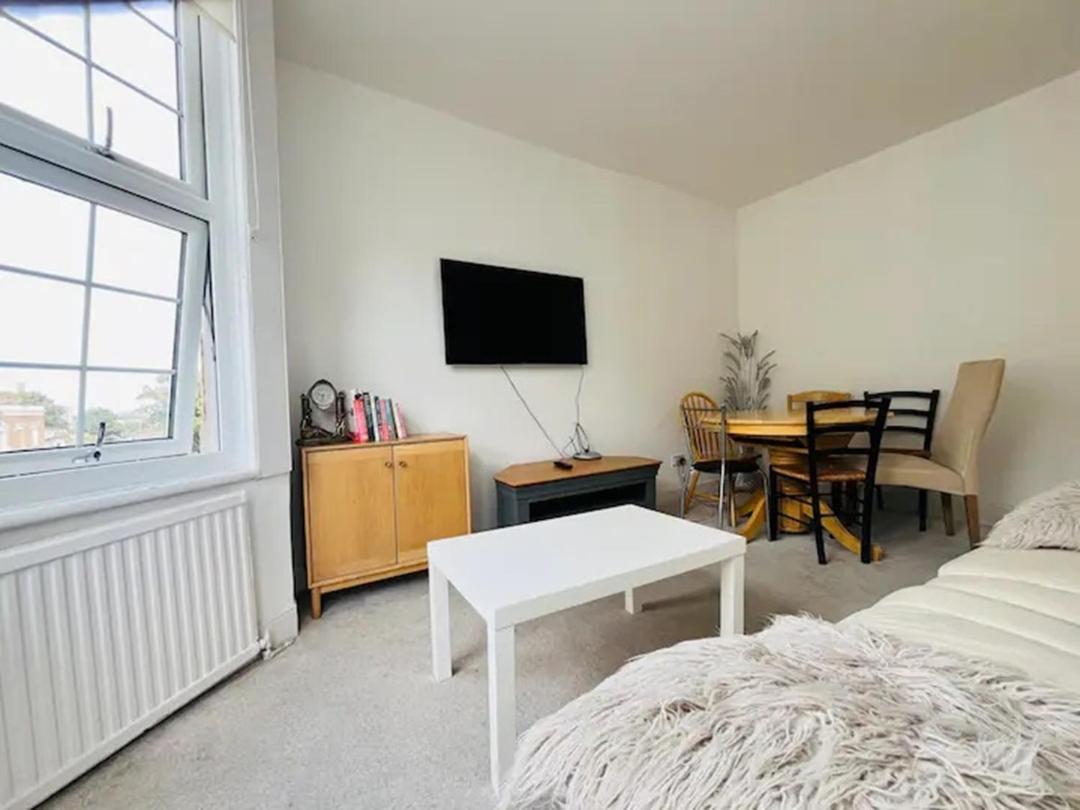 Apartment Spacious 3 Bed Flat In Greenwich *