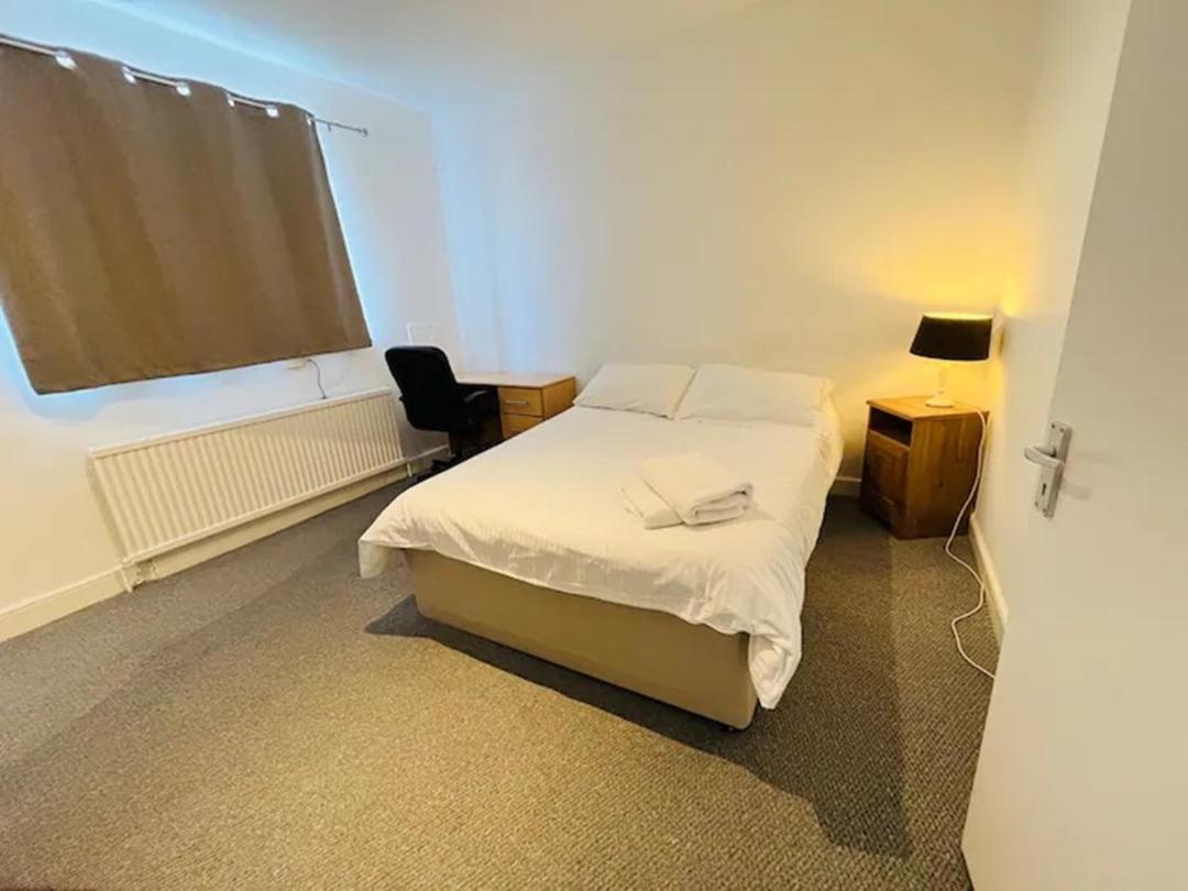 Spacious 3 Bed Flat In Greenwich Apartment London