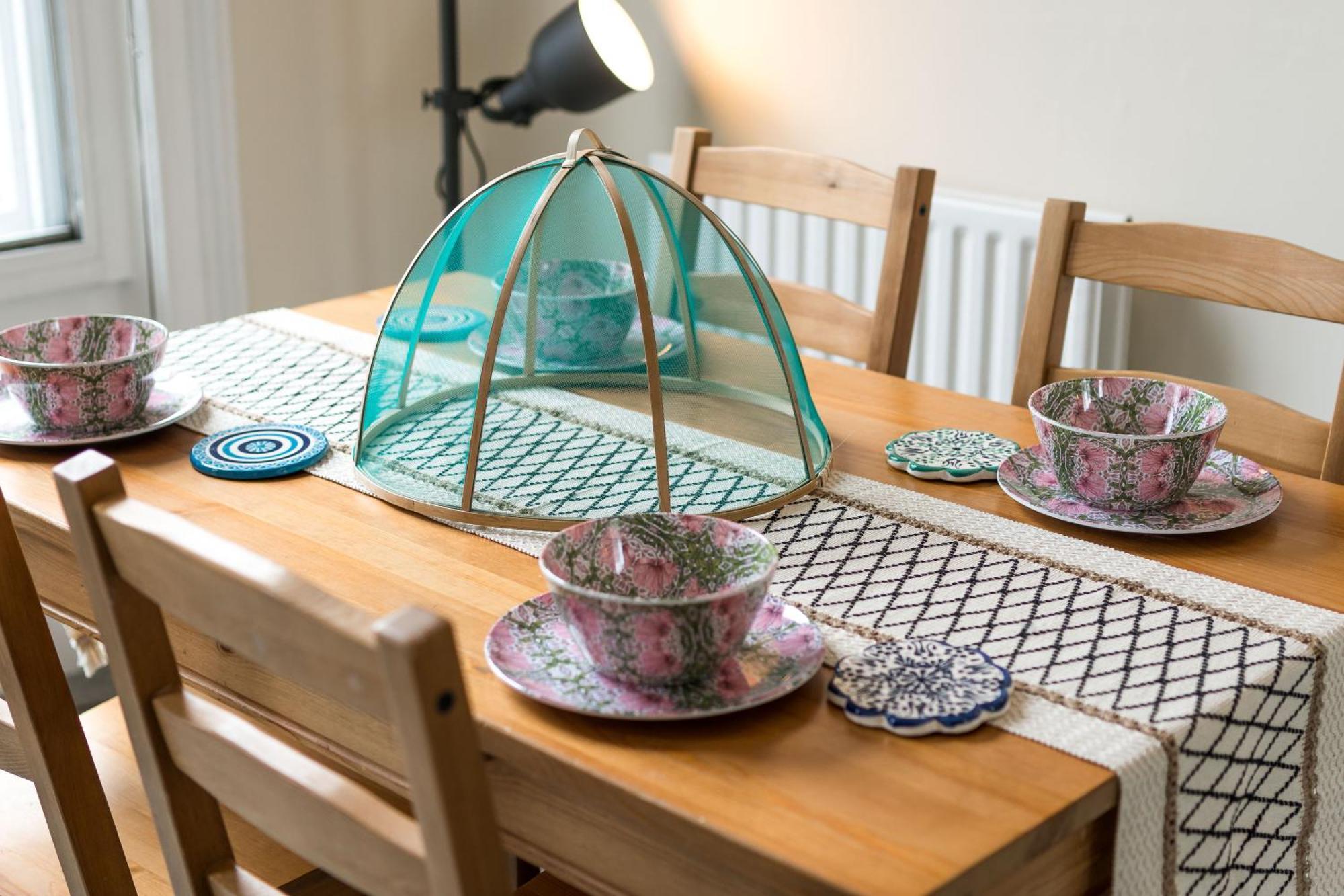 High-ceiling Gorgerous Victorian Flat With Private Garden - 3 Mins To Hyde Park, Kensington Palace, 8 Mins Nottinghill, High Street Kensington Station Apartment *