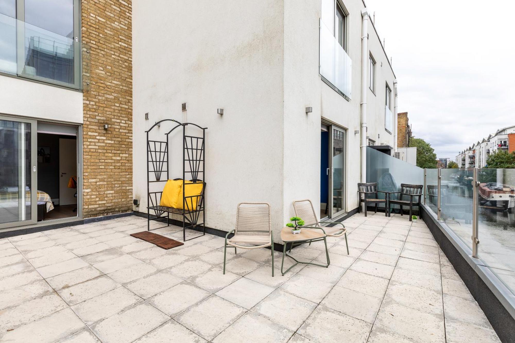 Luxury Notting Hill On Canal In Of Westminster Trendy Massive Leilighet London