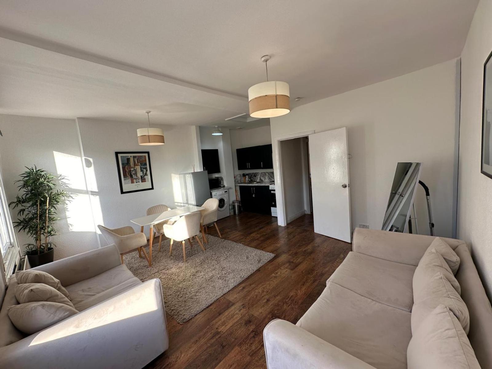 One Bed Victorian Flat,10 Min Walk To Paddington, Sleeps 4, Pet-friendly * Londen